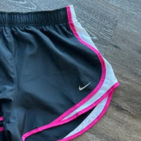 Nike Women's Tempo Running Shorts - Size M - Picture 7 of 10